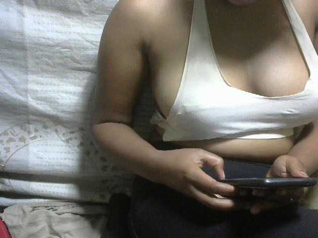 Amelia25 live cam