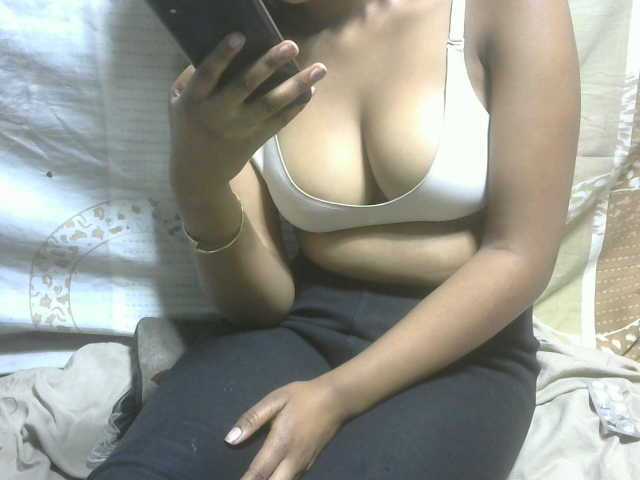 Amelia25 live webcam show