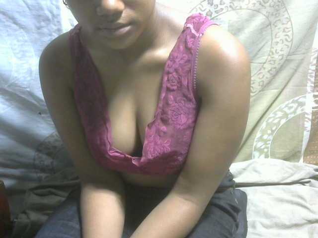 Amelia25 live cam on BongaCams