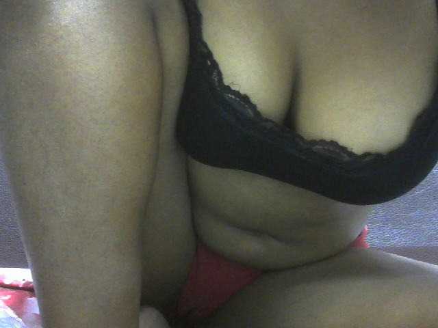 Amelia25 live cam on BongaCams