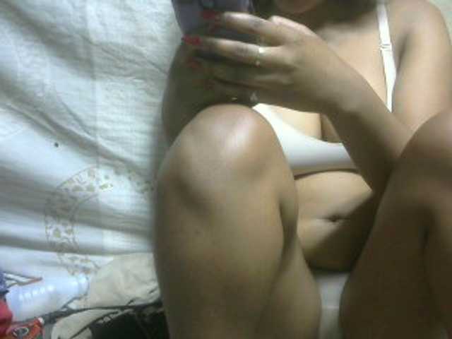 Amelia25 live cam on BongaCams