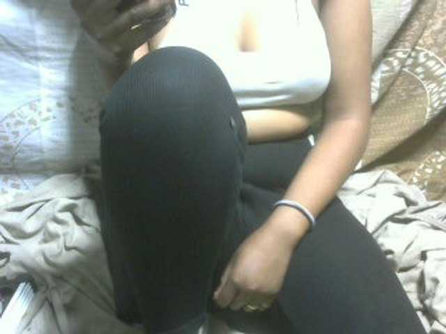 Amelia25 live cam on BongaCams
