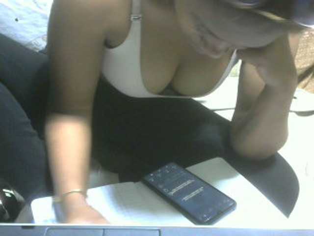 Amelia25 live webcam show