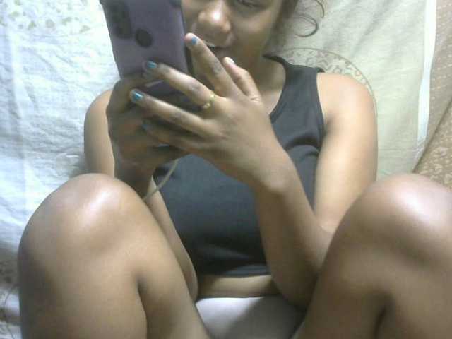 Amelia25, en vivo ahora en BongaCams