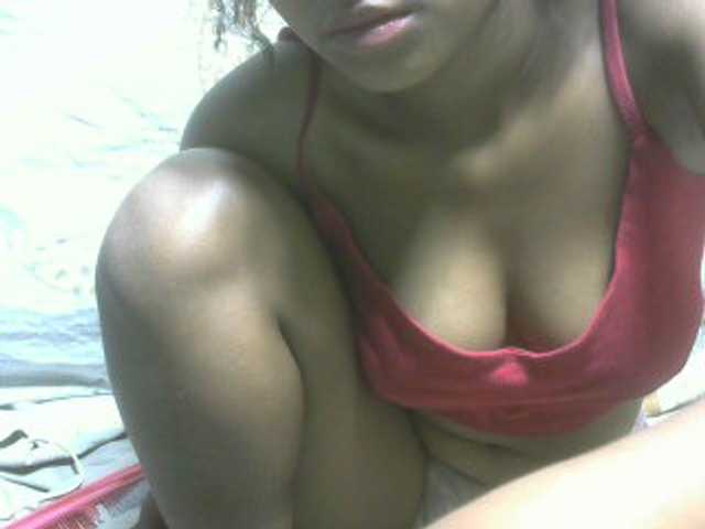 Amelia25 live cam on BongaCams