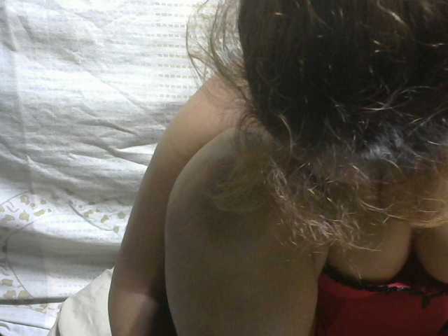 Amelia25 live cam on BongaCams