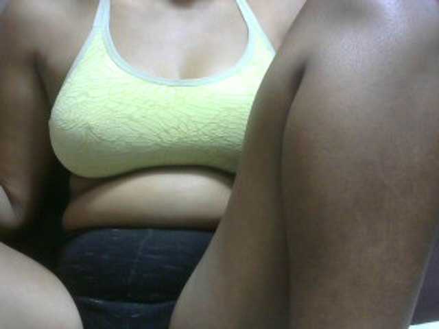 Amelia25 live cam on BongaCams