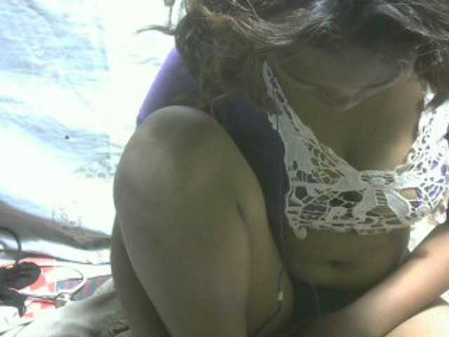 Amelia25 live cam on BongaCams