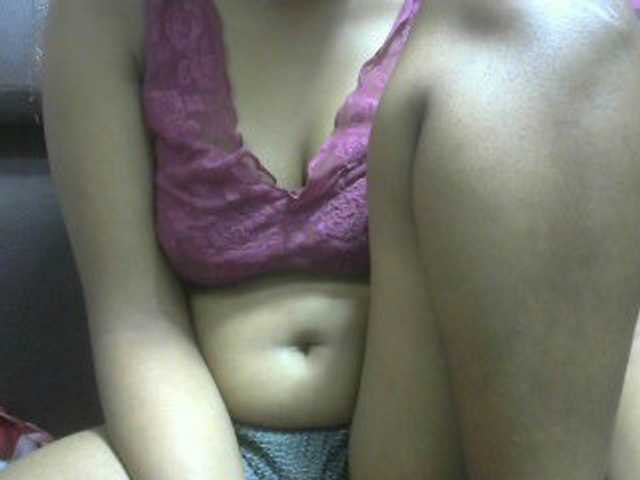 Amelia25 live cam on BongaCams