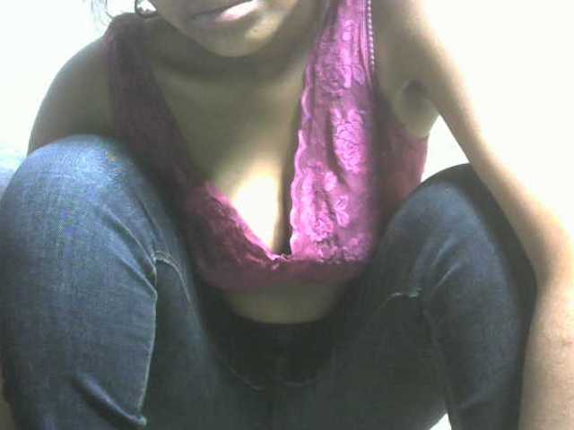 Amelia25 live cam on BongaCams