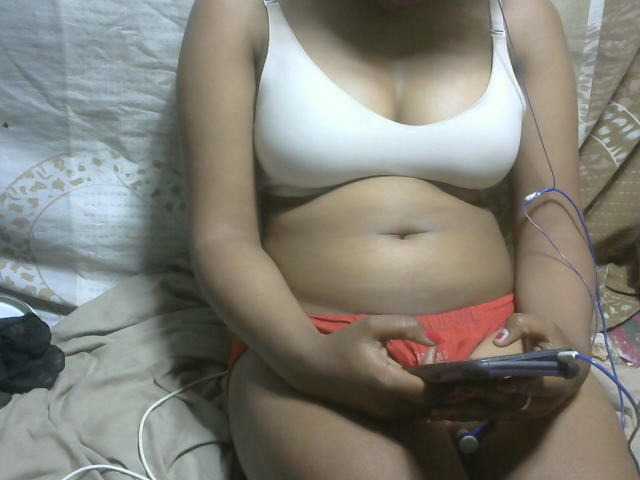 Amelia25 live cam on BongaCams