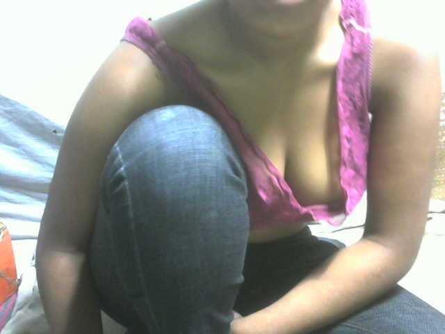 Amelia25 live cam on BongaCams