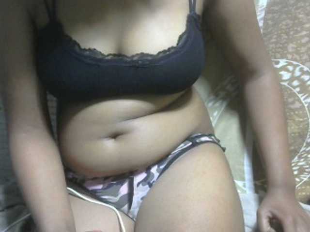 Amelia25 live cam on BongaCams