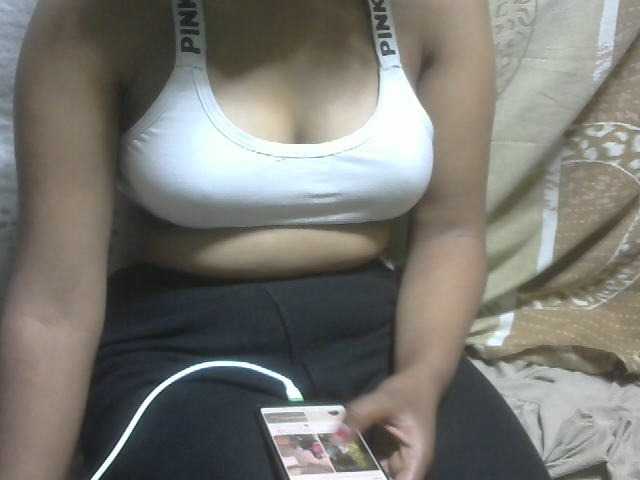 Amelia25 live cam preview