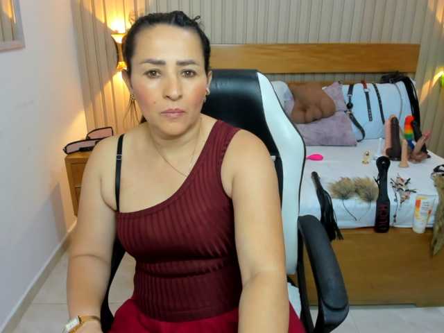 luciana-ballesteros, en directo ahora en BongaCams