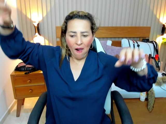 luciana-ballesteros live cam on BongaCams