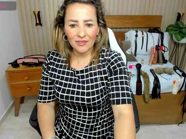 luciana-ballesteros webcam