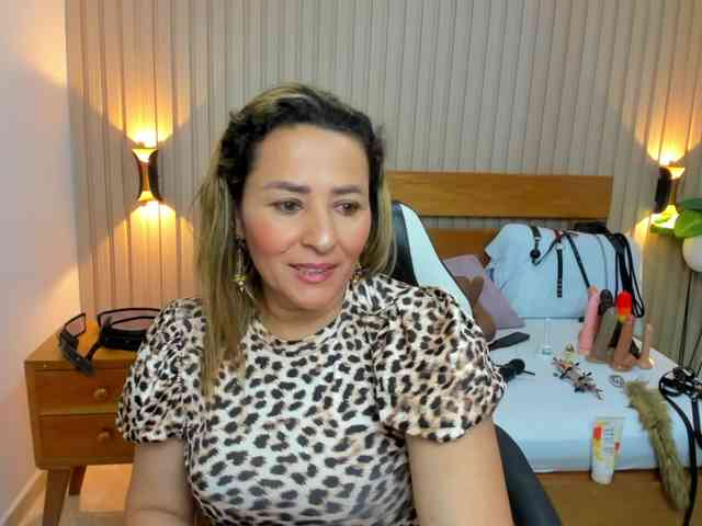 luciana-ballesteros webcam