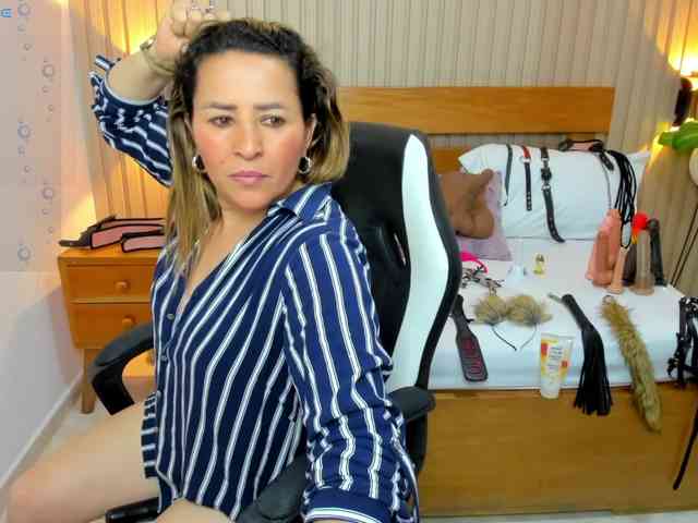 luciana-balleste... Live Webcam on BongaCams