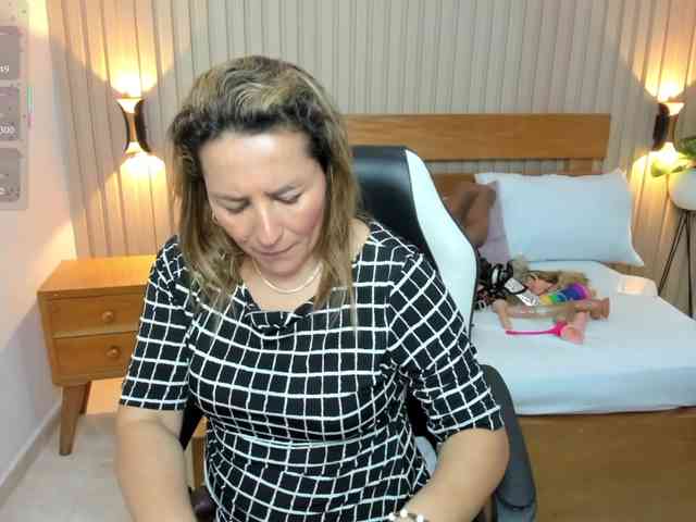 luciana-ballesteros webcam