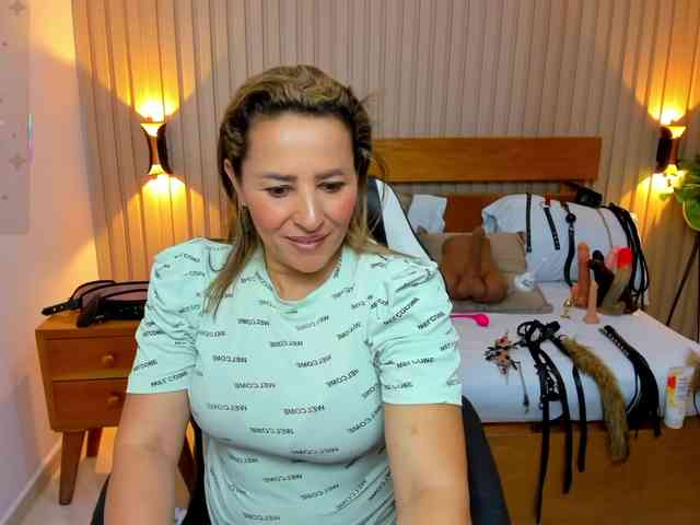 luciana-ballesteros webcam