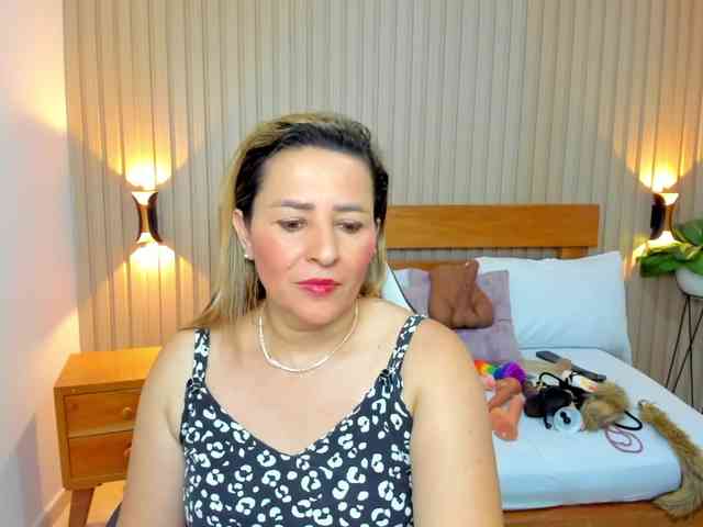 luciana-ballesteros webcam