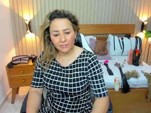 luciana-ballesteros webcam