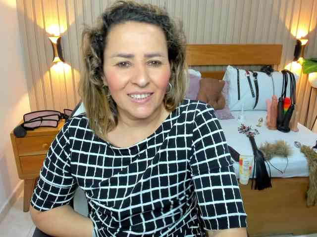 luciana-ballesteros webcam
