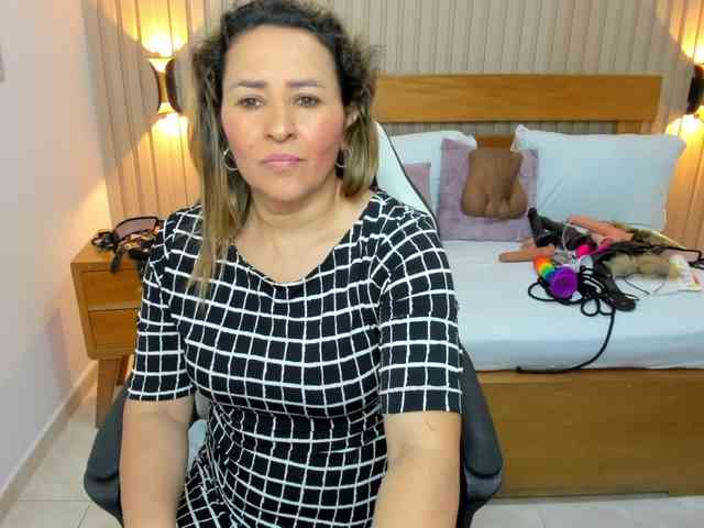 luciana-ballesteros webcam
