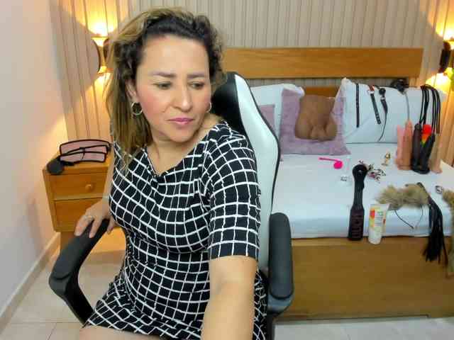 luciana-ballesteros webcam