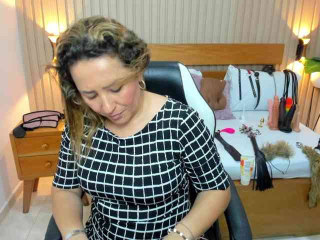 luciana-ballesteros webcam