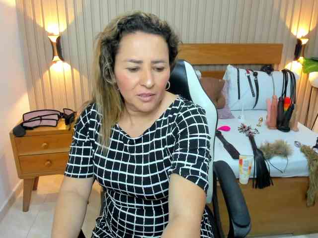 luciana-ballesteros webcam