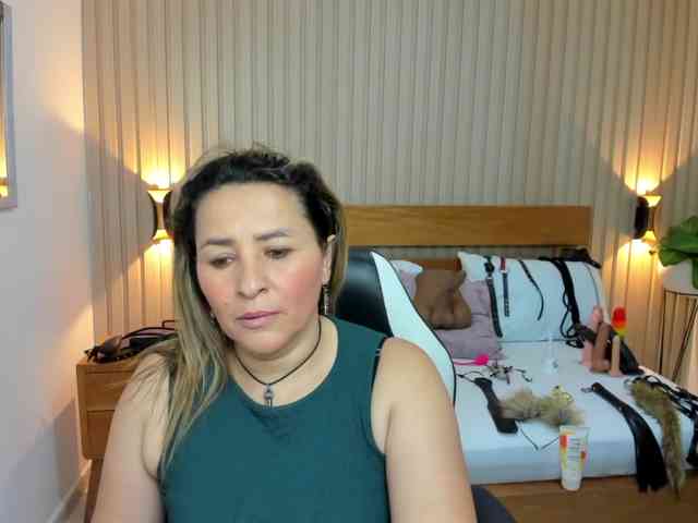 luciana-ballesteros webcam