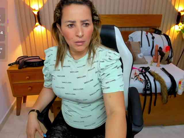luciana-ballesteros webcam