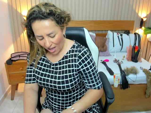luciana-ballesteros webcam
