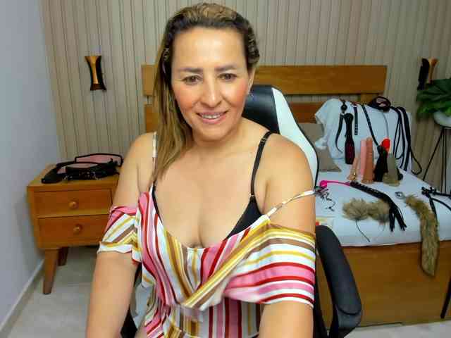 luciana-ballesteros webcam