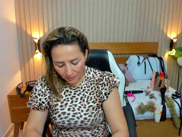 luciana-ballesteros webcam
