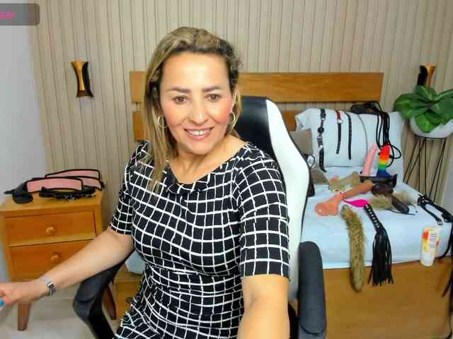 luciana-ballesteros webcam