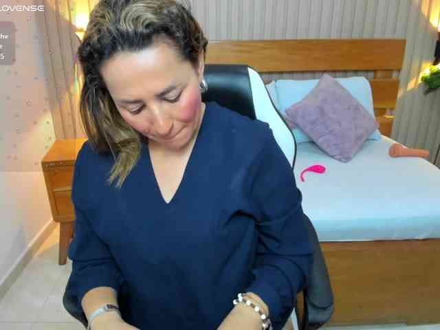 luciana-ballesteros webcam