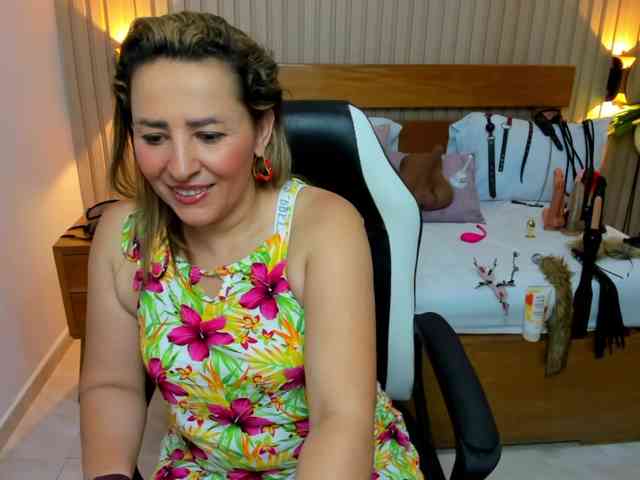 luciana-ballesteros webcam