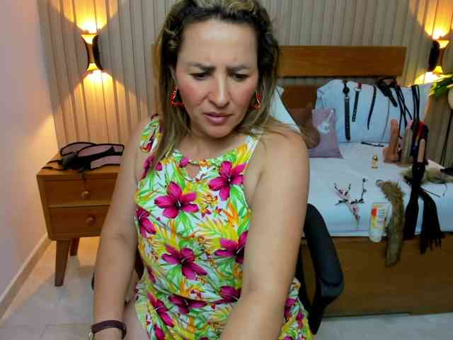 luciana-ballesteros webcam
