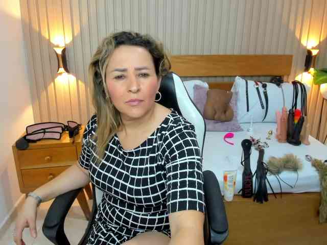 luciana-ballesteros webcam