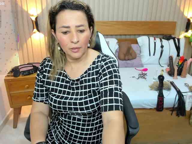 luciana-ballesteros webcam