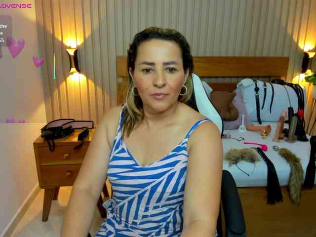 luciana-ballesteros webcam