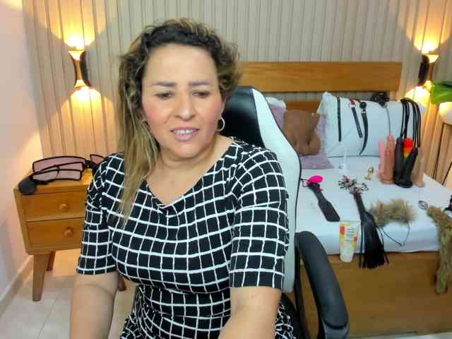 luciana-ballesteros webcam