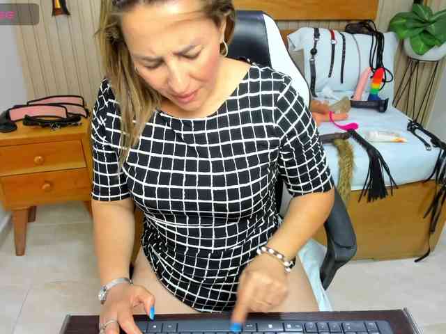 luciana-ballesteros webcam
