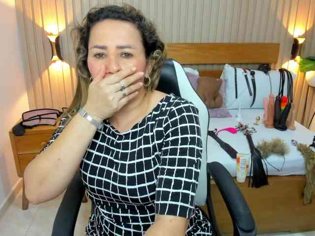 luciana-ballesteros webcam
