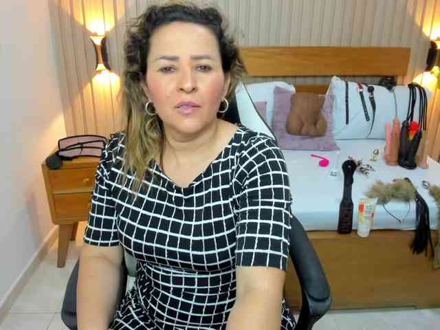 luciana-ballesteros webcam