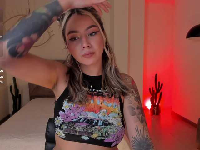 MaddisonCollins live cam on BongaCams