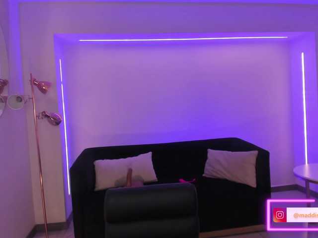 MaddisonCollins live cam on BongaCams